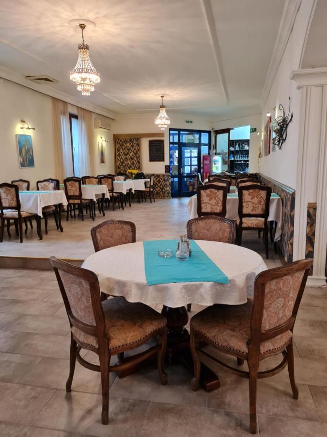 Ugostiteljski Objekat Karibo Hotell Sombor Exteriör bild
