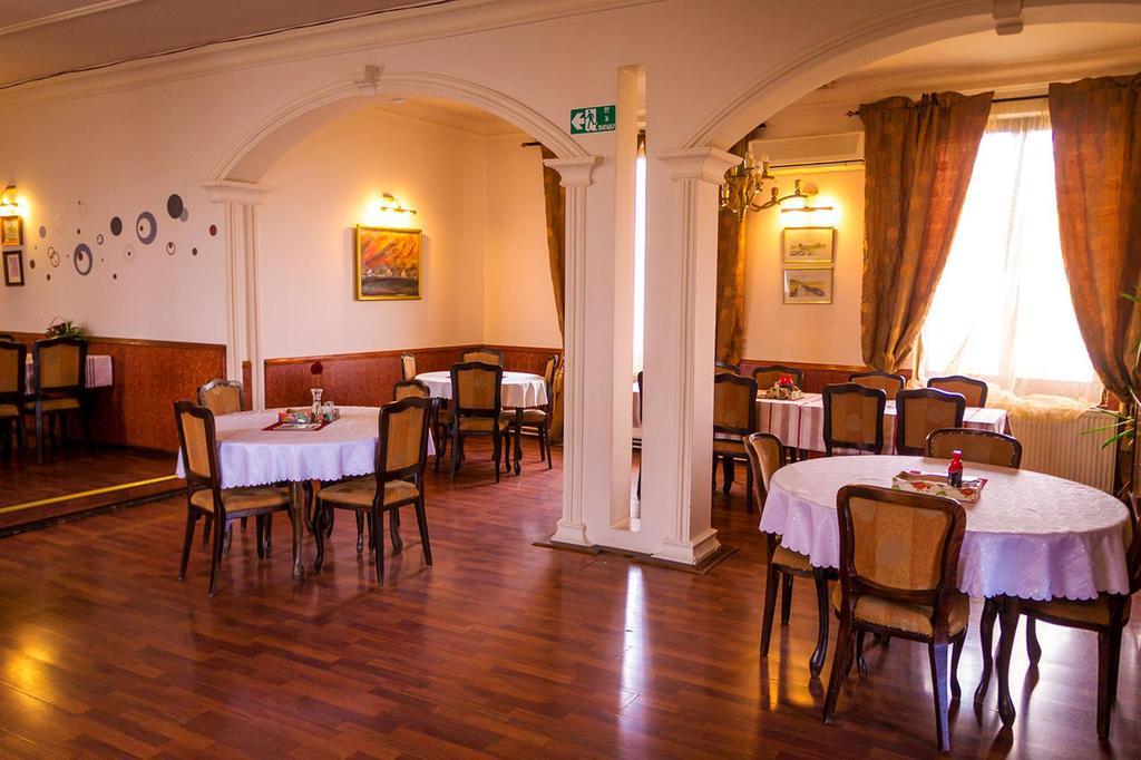 Ugostiteljski Objekat Karibo Hotell Sombor Exteriör bild